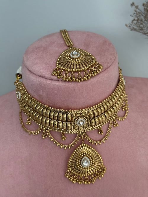 Gold x Kundan Choker Set