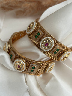 Antique Kundan Kada Set