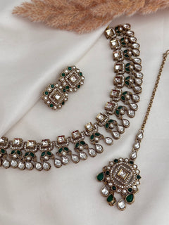 Uncut Kundan Necklace Set