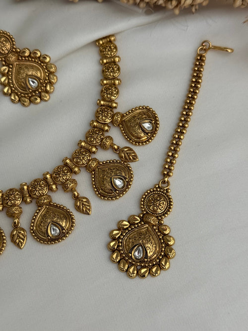 Priya necklace Set