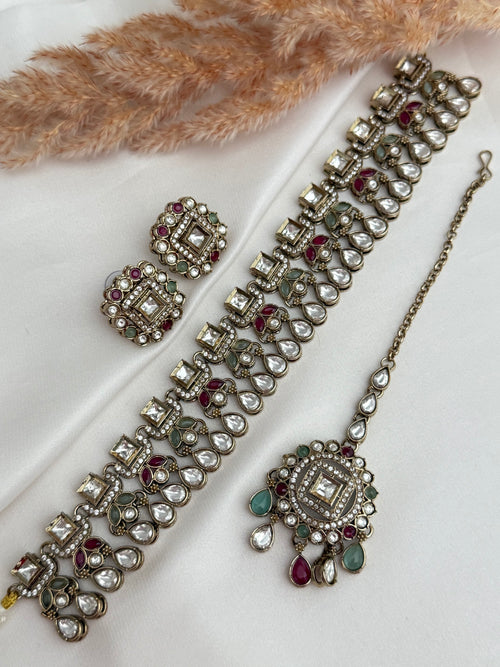 Uncut Kundan Necklace Set