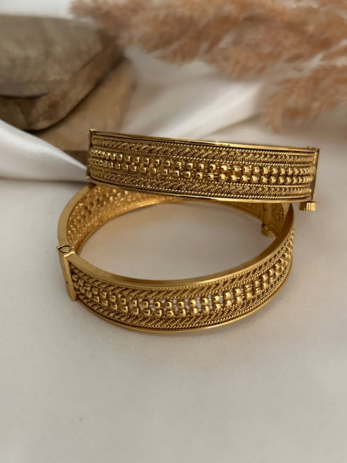 Antique Gold Kada Set