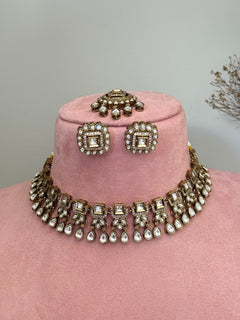 Uncut Kundan Necklace Set