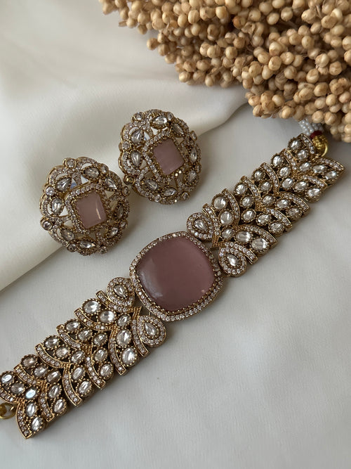 Green monalisa stone victorian Choker Set