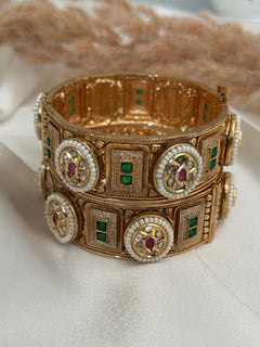 Antique Kundan Kada Set