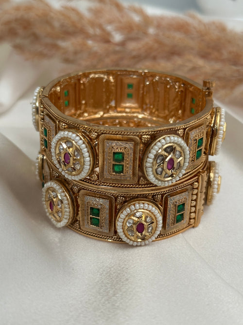 Antique Kundan Kada Set