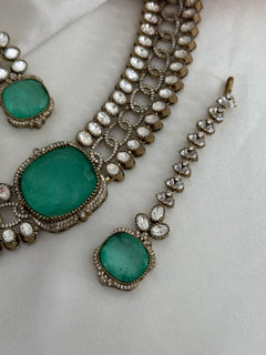Ruhi tyani Choker Set
