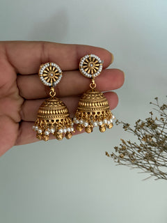 Niharika Necklace Set