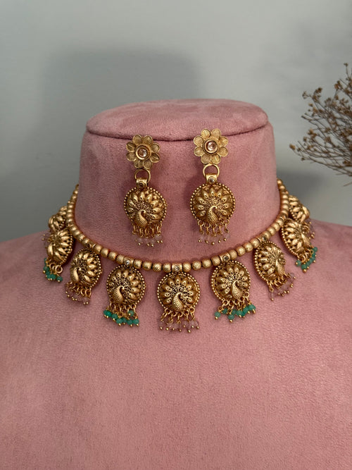 Morni matte gold necklace set