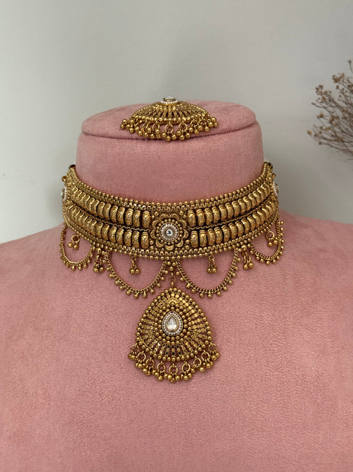Gold x Kundan Choker Set