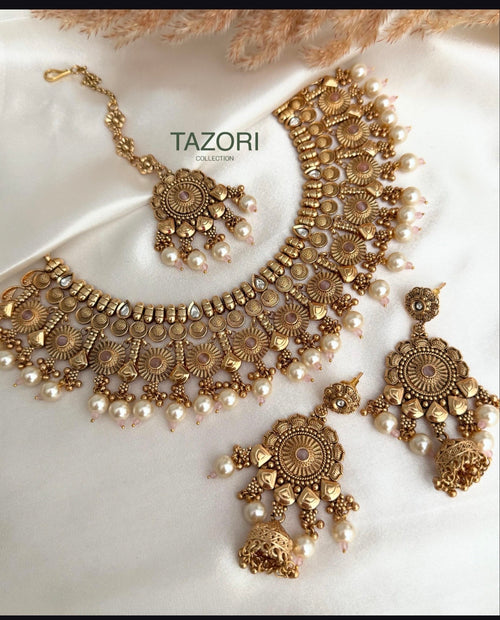 Gold imitation necklace set