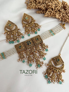 Aliya gold Choker Set
