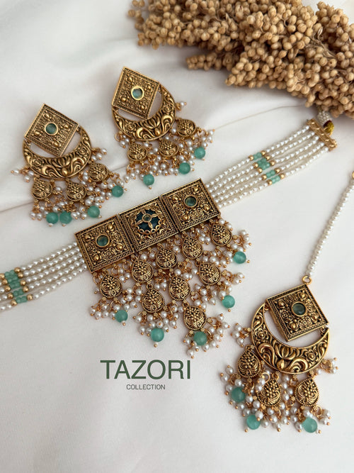Aliya gold Choker Set