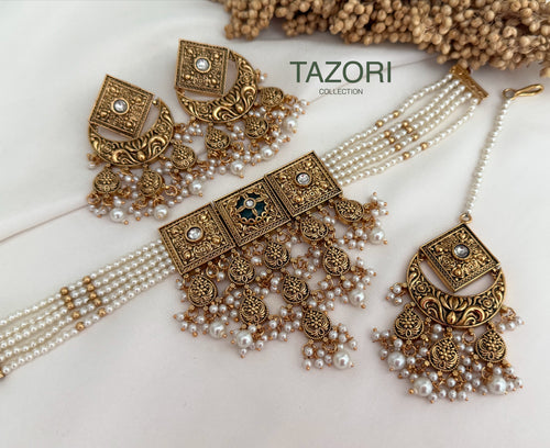 Aliya gold Choker Set