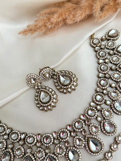 Uncut Kundan Necklace Set