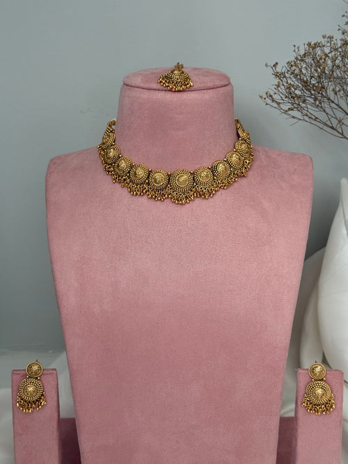 Gold imitation necklace set