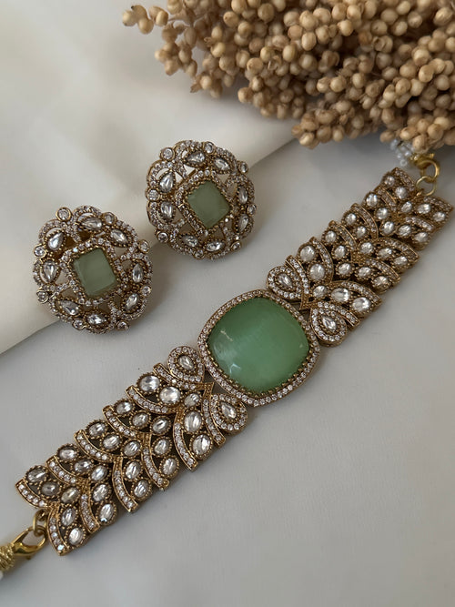 Green monalisa stone victorian Choker Set