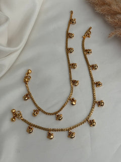 Gold imitation sleek Anklets
