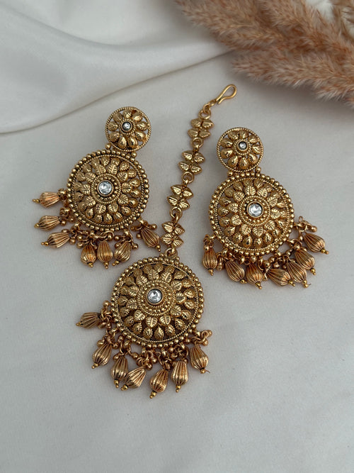 Gold imitation earrings Set