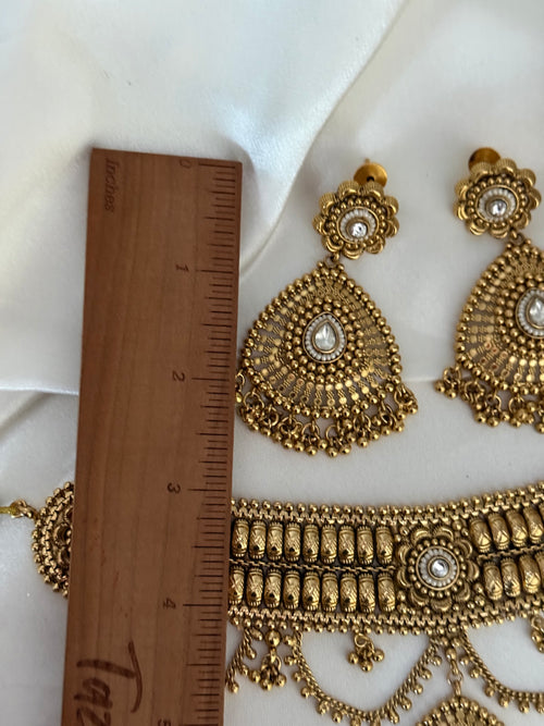 Gold x Kundan Choker Set