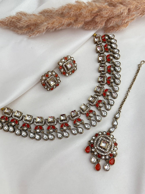 Uncut Kundan Necklace Set