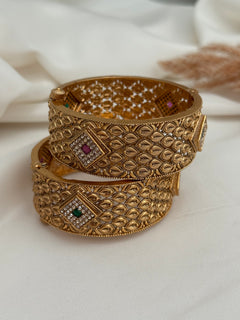 Antique Gold Kada Set