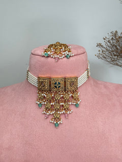 Aliya gold Choker Set