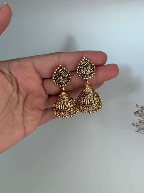 Neha Necklace Set