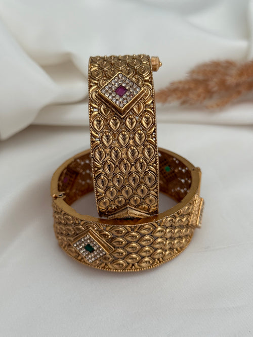 Antique Gold Kada Set