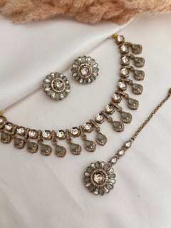 Uncut Kundan sleek necklace x studs