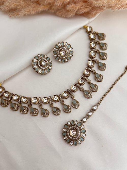 Uncut Kundan sleek necklace x studs