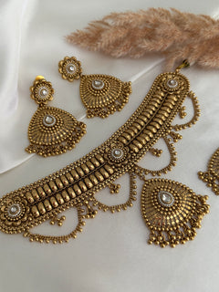 Gold x Kundan Choker Set