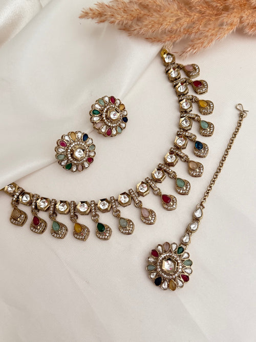 Uncut Kundan sleek necklace x studs