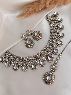 Uncut Kundan Necklace Set
