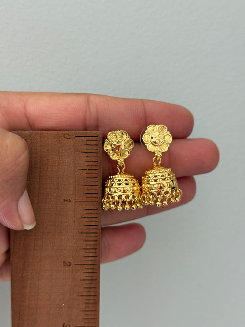 Small Gold jhumkis