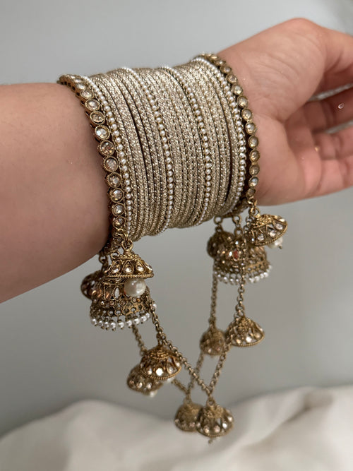 Jhumki Bangles Set