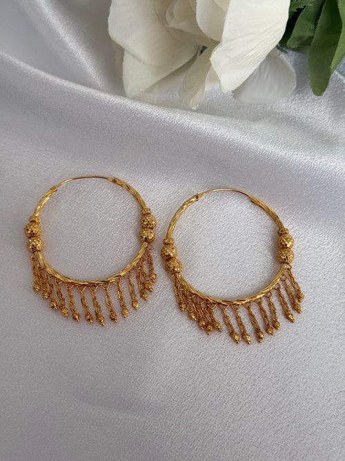Traditional gold walliya