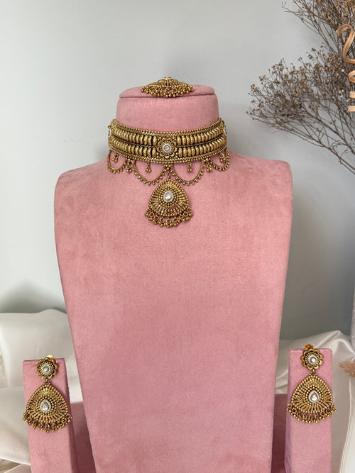 Gold x Kundan Choker Set