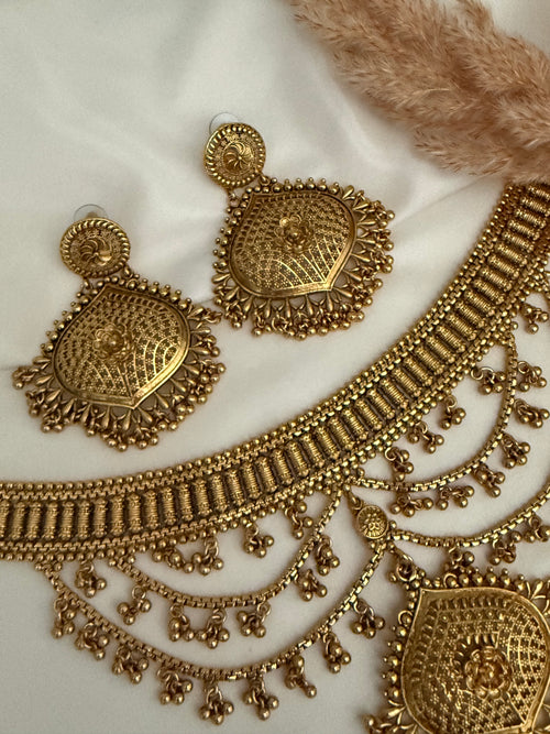 Jiya Gold Choker Set