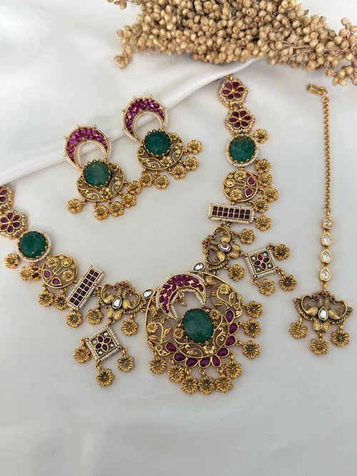 Heritage necklace set