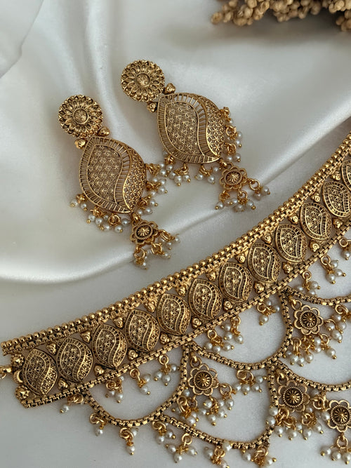 Myra Choker Set