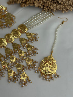 Traditional Patra Choker Set