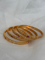 Gold imitation bangles set