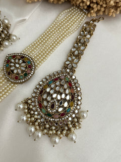 Multicolor Mirror Choker Set