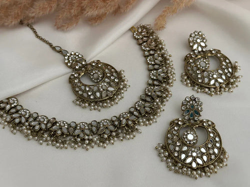 Buy the Best Choker Necklace from Tazori Collection