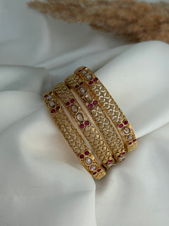 Gold imitation bangle Set of 4