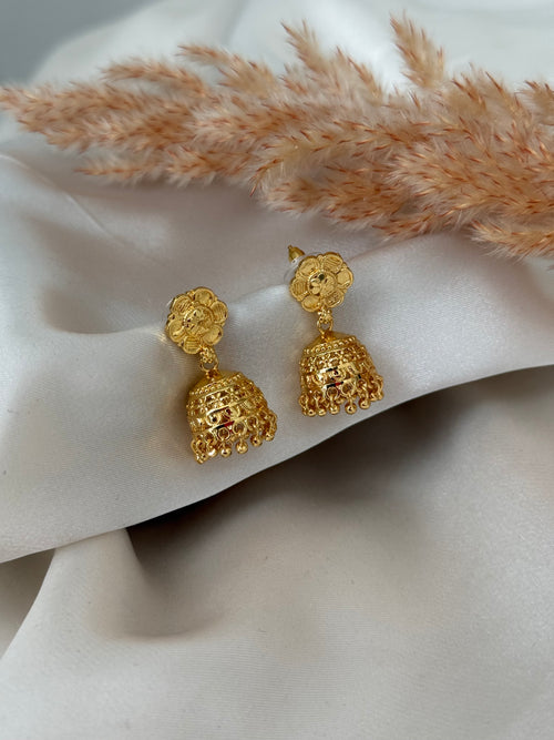 Small Gold jhumkis