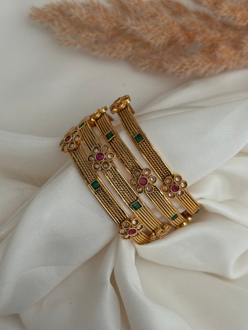 Gold gold imitation bangles Set of 4