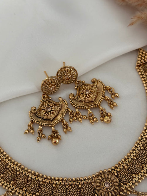 Mira Gold Necklace Set
