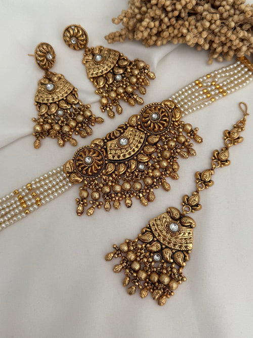 Zahra Gold choker Set
